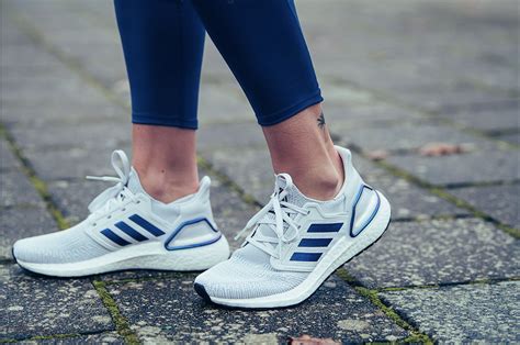 geeft adidas schoenen weg|Adidas heren sneakers.